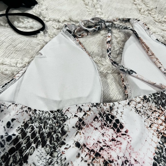 Shein one piece - Picture 5 of 6